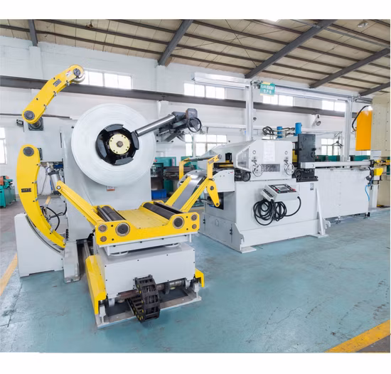 Alimentador automático de bobina de aço do alimentador servo Nc de rolo de alta velocidade com nivelador Uncoiler