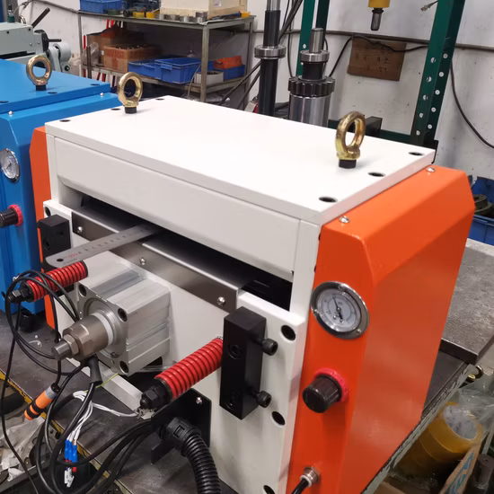Bobina de folha de metal, alimentador automático de rolo Nc, prensa servoalimentadora com alimentador de alisador e prensas servo